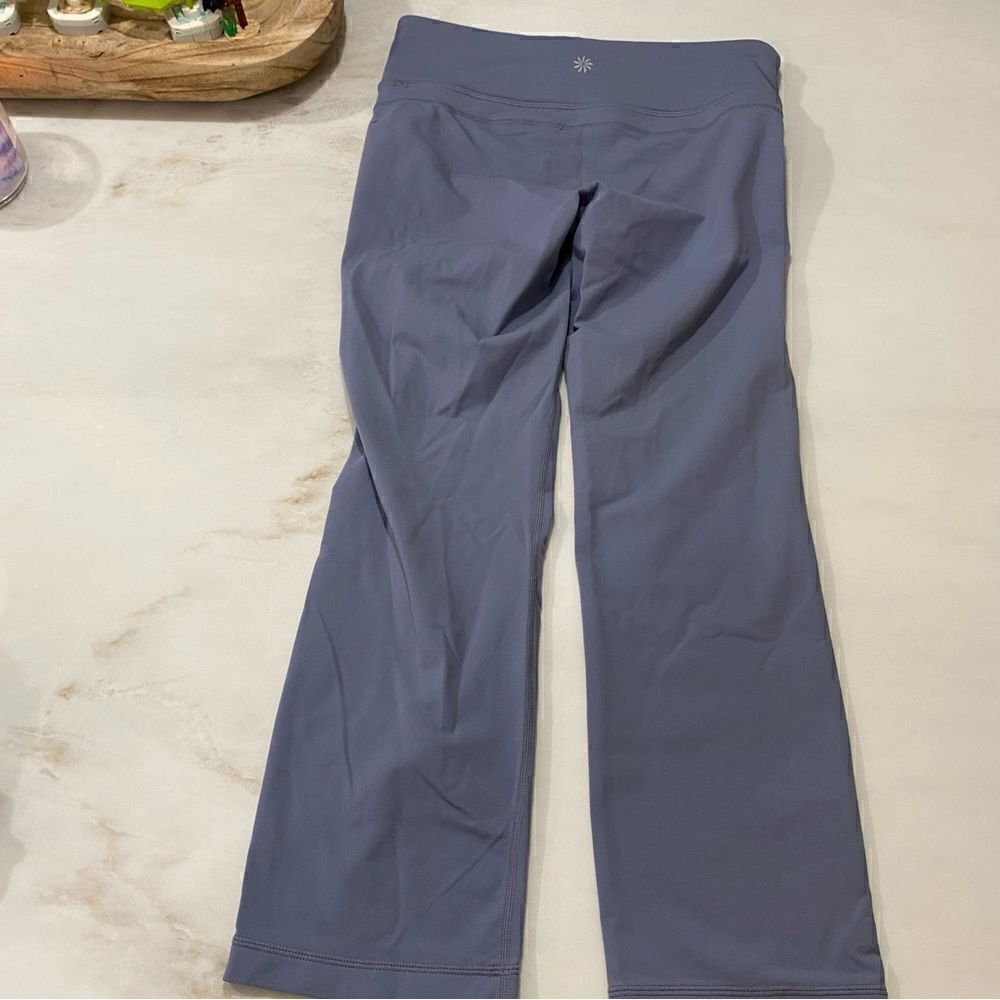 Athleta wide leg cropped leggings size medium grayish blue - Picture 3 of 4